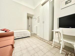 A television and/or entertainment centre at PALAZZO LA ZAGARA