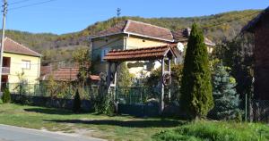 Общий вид на горы или вид на горы из of country house