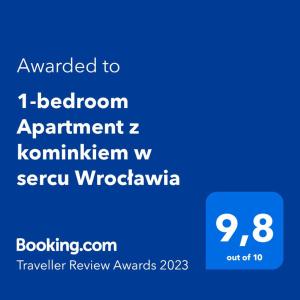 Certifikat, nagrada, logo ili neki drugi dokument izložen u objektu Apartment z kominkiem w sercu Wrocławia