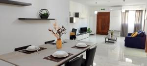 Χώρος καθιστικού στο Large and modern apartment in the centre of Malta