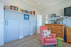 Μια τηλεόραση ή/και κέντρο ψυχαγωγίας στο The Captains Penthouse +4 φωτογραφίες