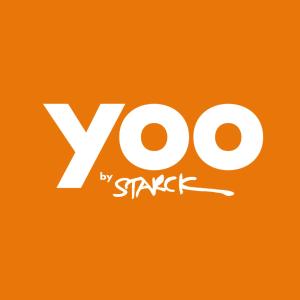 un cuadrado naranja con las palabras XO en ella en Yoo Panama, en Panamá