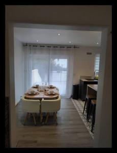 Fotografia z galérie ubytovania COSY HOME - Wifi - Paris/Orly - Accès 24/24 v destinácii Sainte-Geneviève-des-Bois