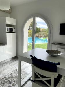 Basen w obiekcie VILLA LA QUIETUDE lub w pobliżu