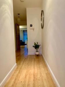 Φωτογραφία από το άλμπουμ του Lovely 2 bed Ground floor flat with free Parking στο Μπέρμιγχαμ