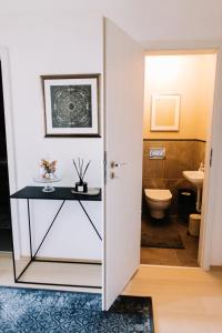 A bathroom at Design Apartman - Free parking