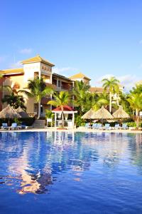 Πισίνα στο ή κοντά στο Bahia Principe Grand Turquesa - All Inclusive