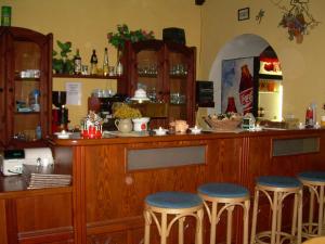 Lounge alebo bar v ubytovaní Penzion U Ráztoky