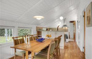 Dapur atau dapur kecil di Holiday Home Bøgevej Fjerritslev Xi