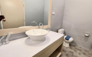 Koupelna v ubytování Cosè Gili Beach Resort
