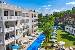 Bazén v ubytování Utopia Resort & Residence nebo v jeho okolí