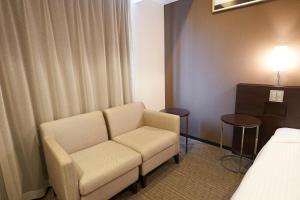 Posezení v ubytování Sotetsu Fresa Inn Yokohama Sakuragi-cho