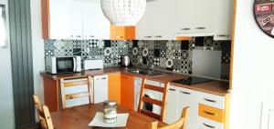 Dapur atau dapur kecil di Apartamentos Pirineos Rent