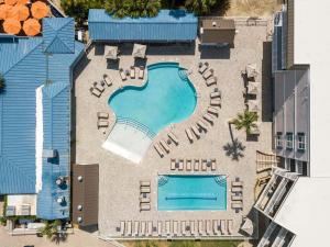 Vista sulla piscina di Colony 221 o su una piscina nei dintorni