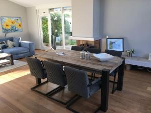 Fotografie z fotogalerie ubytování Grevelingenlaan 30,Modern ingerichte Bungalow aan de Grevelingen, v destinaci Scharendijke