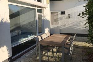 Fotografie z fotogalerie ubytování Grevelingenlaan 30,Modern ingerichte Bungalow aan de Grevelingen, v destinaci Scharendijke