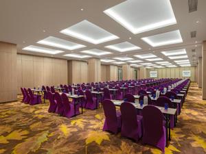 A área empresarial e/ ou a sala de conferências de Aston Gresik Hotel & Conference Center