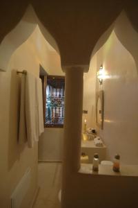 Vannituba majutusasutuses Riad Imilchil