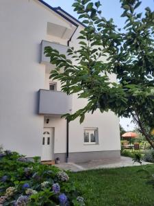Vonkajšia záhrada v ubytovaní Apartment The View Costabella