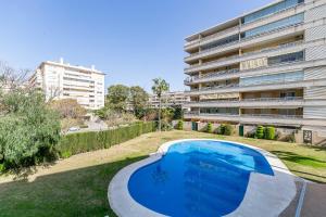 The swimming pool at or close to Apartamento en bellavista