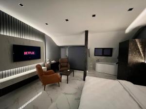 Posezení v ubytování BALA HOTEL + 9 fotografií