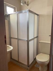 Ένα μπάνιο στο Apto quarto e sala, pé na Lagoa de Iguaba +8 φωτογραφίες