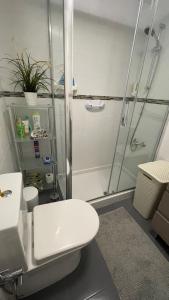 Ein Badezimmer in der Unterkunft Isla Verde Apartment