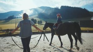 Gestir sem dvelja á Bauernhof Hotel Oberschwarzach