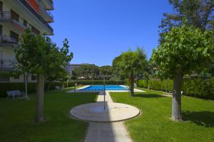 Bazén v ubytovaní ALOHA Planet Costa Dorada alebo v jeho blízkosti