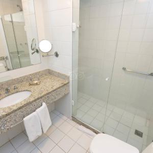 A bathroom at Búzios Beach Resort