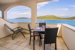 Fotografie z fotogalerie ubytování Adria Maja apartmani Luka Dubrava v destinaci Putniković + 48 fotografií
