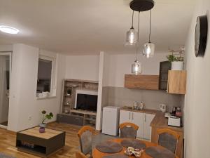 Eldhús eða eldhúskrókur á DAS Apartman