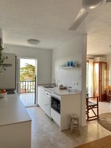 Kuchyň nebo kuchyňský kout v ubytování Duplex Son Parc Best Sea Views