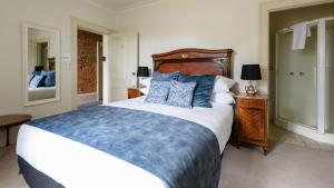Albert Hotel Daylesford客房内的一张或多张床位