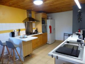 Fotografia z galérie ubytovania Ressourcez-vous dans cette ferme avec cheminée, jardin, terrasse couverte et équipements modernes - FR-1-489-435 v destinácii Gouise + 27 fotografií