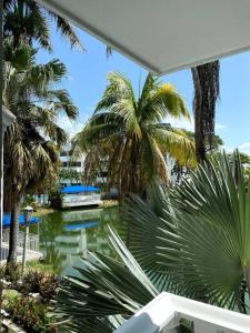 Výhľad na bazén v ubytovaní hermoso lagos del peñon alebo v jeho blízkosti