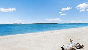 邦加里VIEWS VIEWS VIEWS! Front Top Floor Waterfront Unit - Chnook Apartments South Esp, Bongaree的相册照片