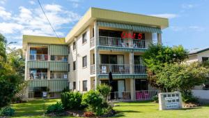 邦加里VIEWS VIEWS VIEWS! Front Top Floor Waterfront Unit - Chnook Apartments South Esp, Bongaree的相册照片 更多15张照片