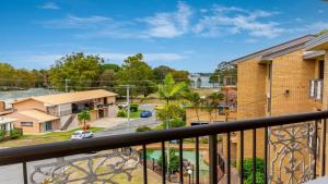 ein Blick vom Balkon eines Hauses in der Unterkunft Bribie Escape, Top Floor Unit with Waterviews in Bellara