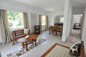 Posezení v ubytování Petit Baie Chalets + 29 fotografií
