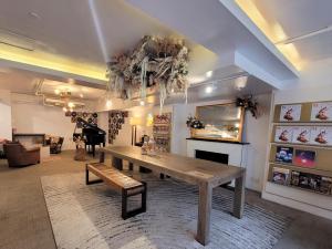 Area tempat duduk di Mini Central