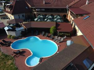 Sundlaugin á Hotel Aldo eða í nágrenninu