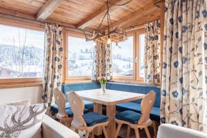 Posezení v ubytování Dorfresort Kitzbühel by ALPS RESORTS