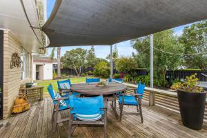 Gallery image of Ocean Breeze Bach - Ruakaka Beach Holiday Home in Ruakaka