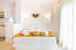 Posteľ alebo postele v izbe v ubytovaní Anemos Guest Apts