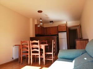 Kuchyň nebo kuchyňský kout v ubytování Apartamento muy espacioso y luminoso Erta 5
