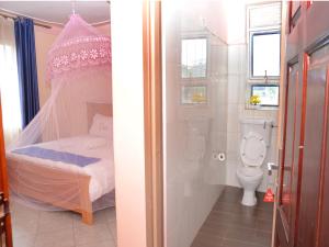 Ένα μπάνιο στο CS HOTEL