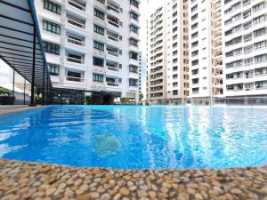 Gambar di galeri bagi [HERITAGE 3] HOMESTAY Studio 4Pax, FREE WIFI NETFLIX di Seri Kembangan