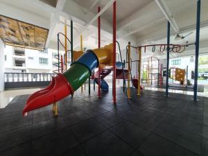 Gambar di galeri bagi [HERITAGE 3] HOMESTAY Studio 4Pax, FREE WIFI NETFLIX di Seri Kembangan