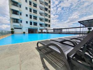 Gambar di galeri bagi [HERITAGE 3] HOMESTAY Studio 4Pax, FREE WIFI NETFLIX di Seri Kembangan